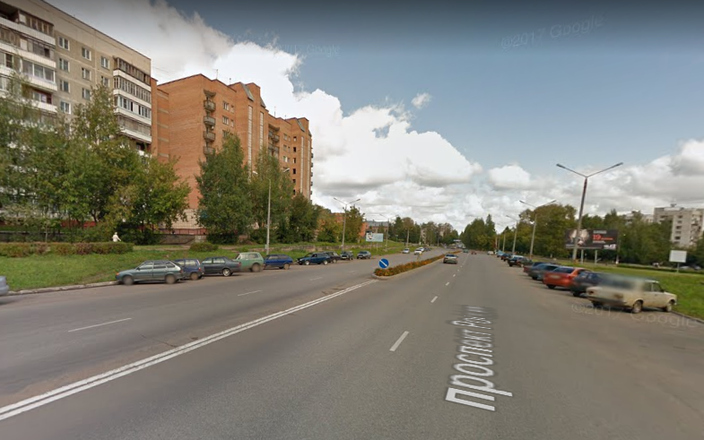 В Чепецке студент на "Ладе" врезался в бордюр и в две припаркованные машины