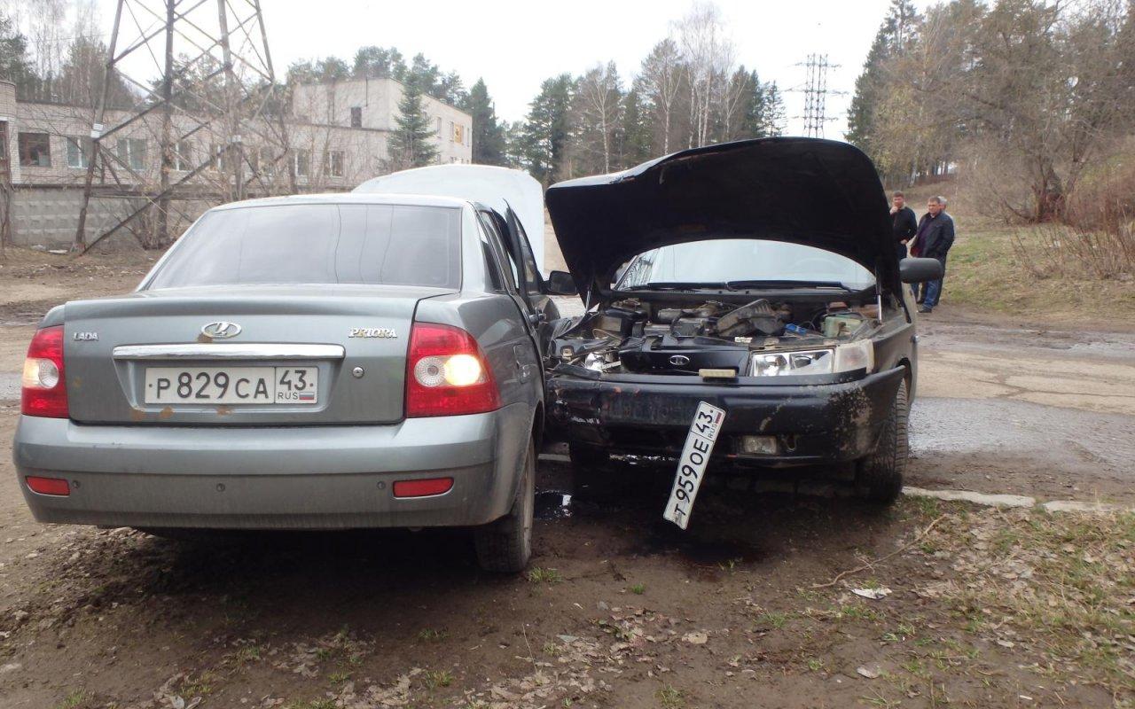 В Чепецке столкнулись две «Лады»: у виновника взяли кровь на анализ