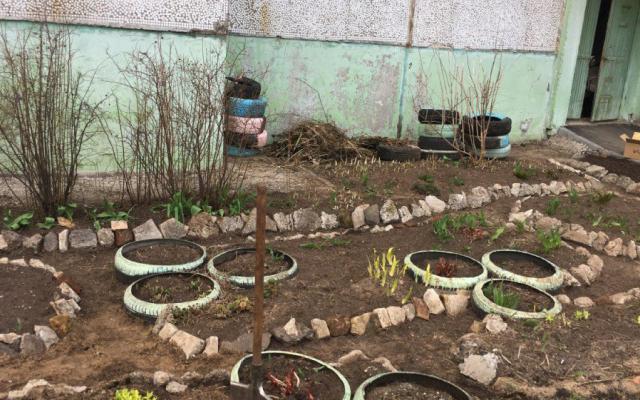 В минздраве рассказали о ребенке, выжившем после падения с 9-го этажа в Кирове