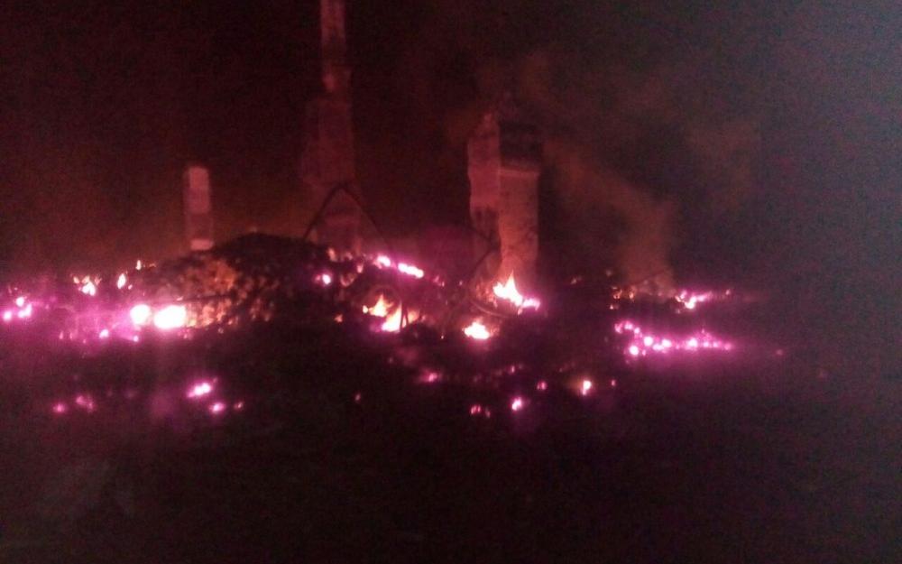 113 человек тушили школу в Кировской области