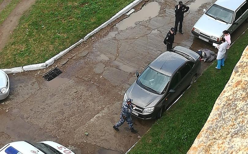 В Чепецке на улице Володарского найдено тело мужчины