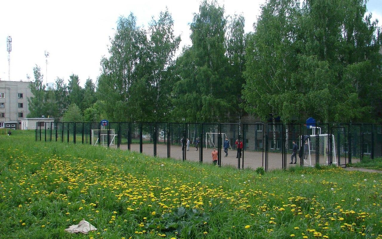 Проверка слухов: в Чепецке не стали доделывать новую спортплощадку