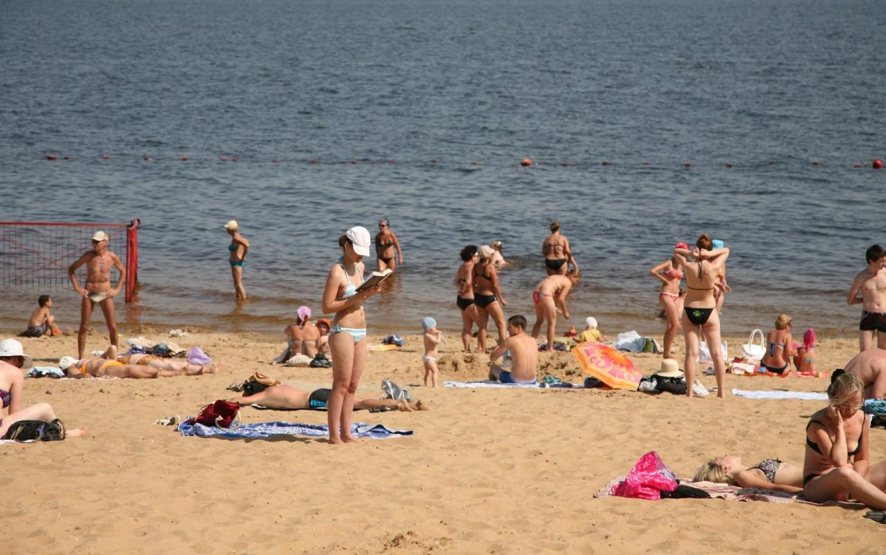 Эксперты исследовали воду в районе городского пляжа в Чепецке