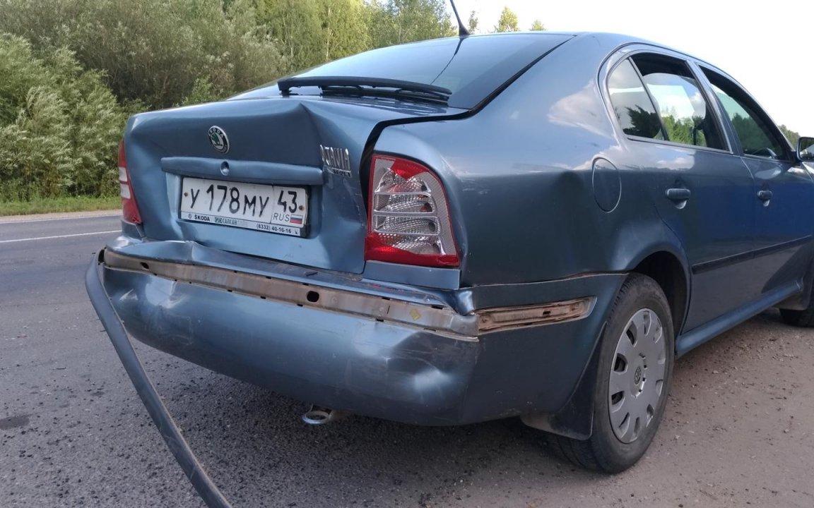 На трассе в Кирово-Чепецком районе столкнулись две иномарки