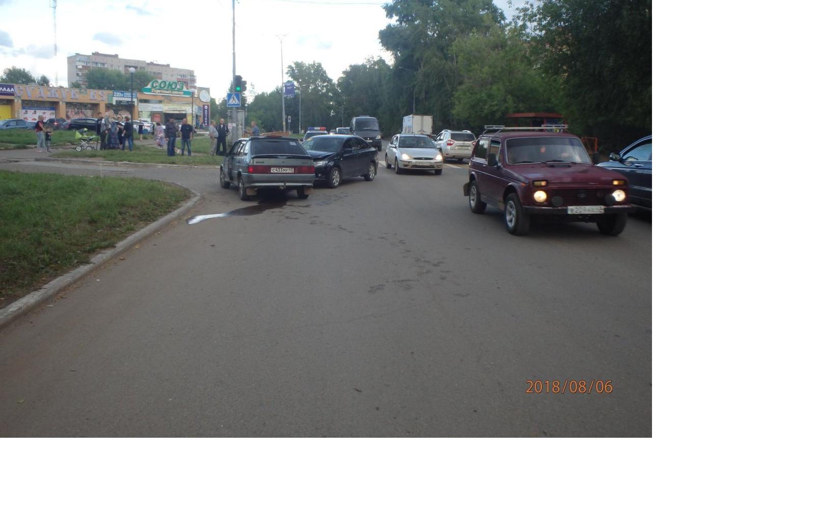 В Боево при столкновении ВАЗа и Volkswagen пострадали 3 человека