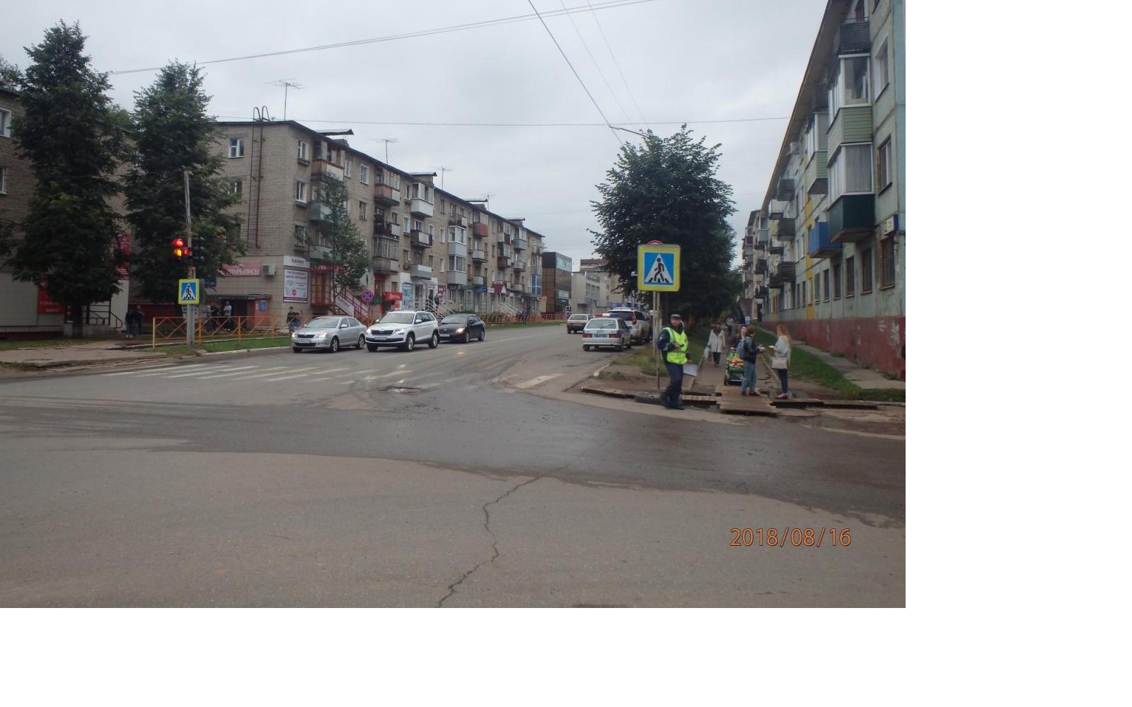 На проспекте Мира пенсионер на "Ниве" сбил женщину