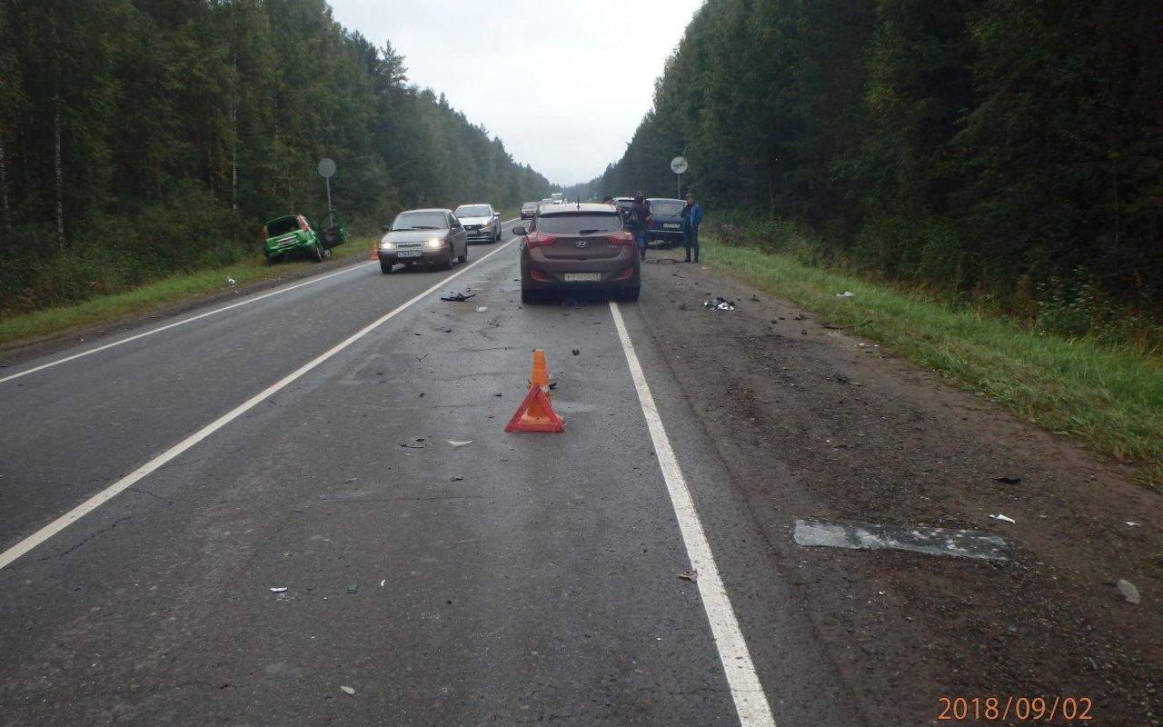 В Кирово-Чепецком районе на трассе произошло тройное ДТП
