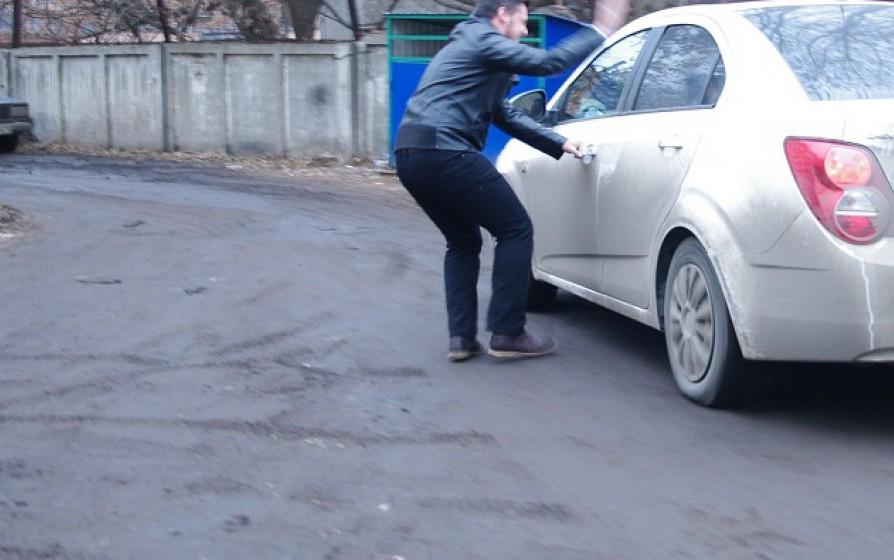 Пьяный житель Чепецка угнал у приятеля машину и устроил ДТП