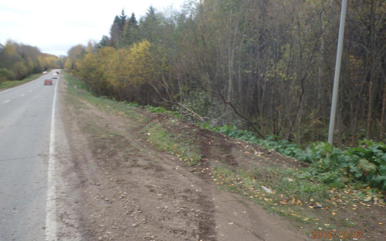 В Чепецком районе на трассе перевернулась иномарка: водитель сбежал