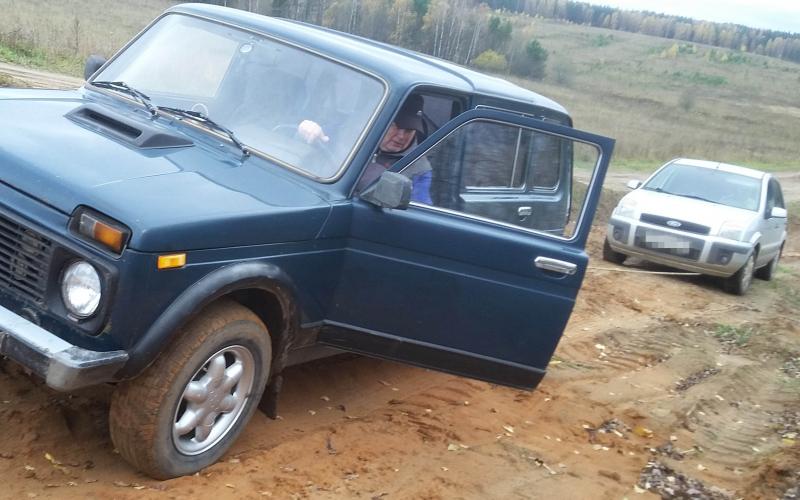 Жители деревень в Чепецком районе не могут дождаться ремонта дороги, за которую сами заплатили