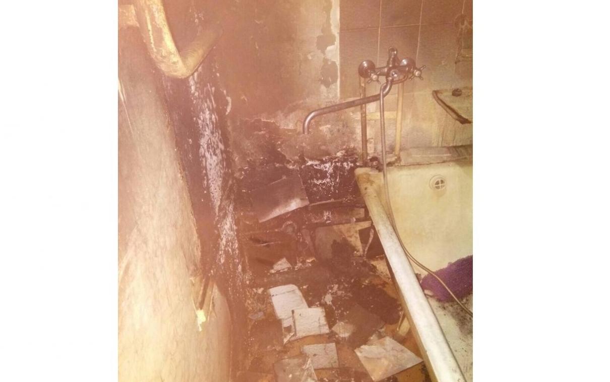 В Чепецке загорелась квартира: спасатели попали внутрь через балкон