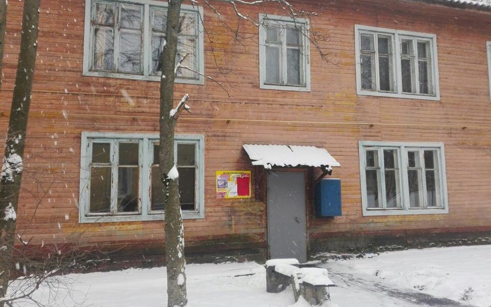 В Чепецке вандалы громят дом на Луначарского