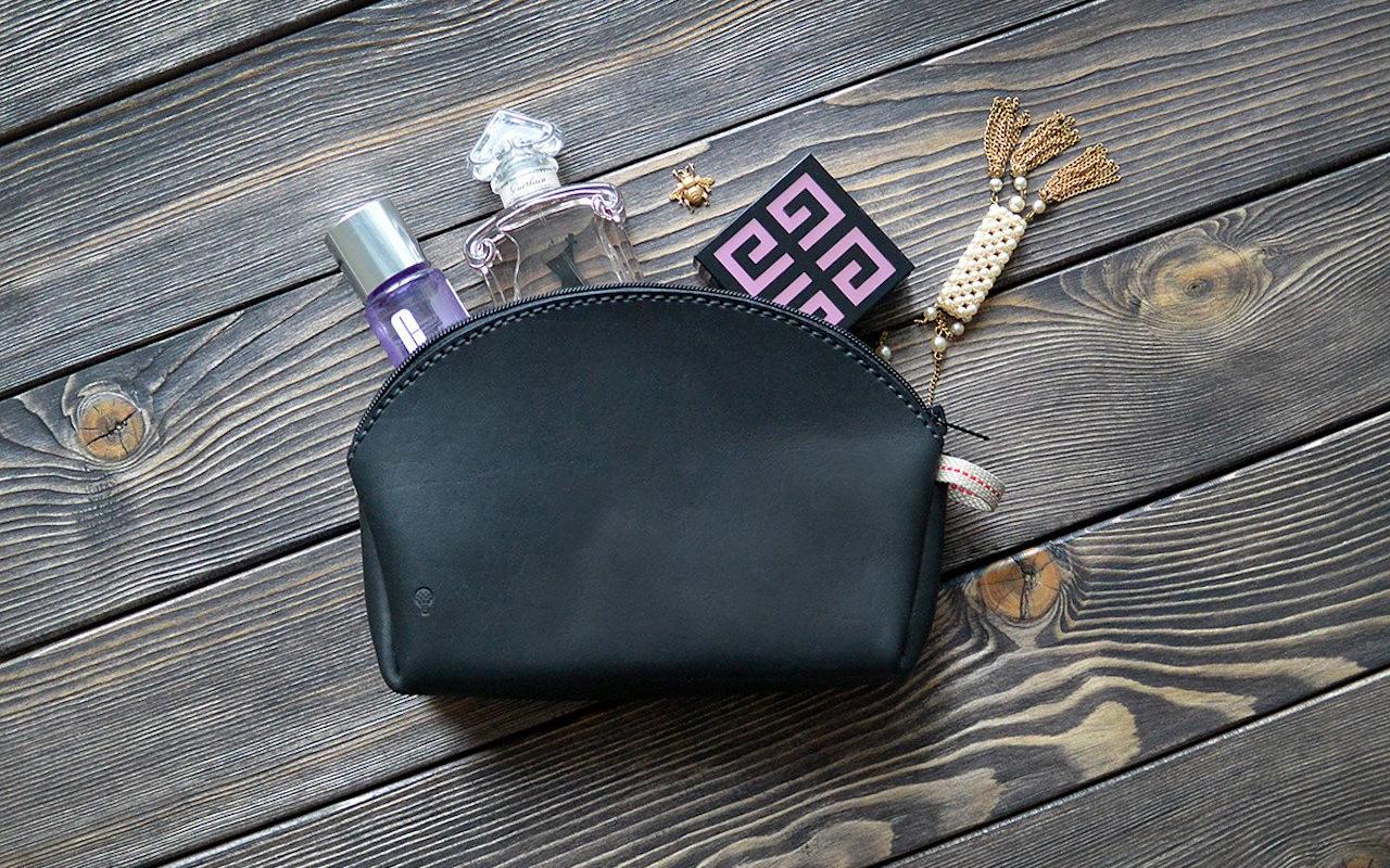 Макияж без макияжа: что должно быть в косметичке каждой девушки?