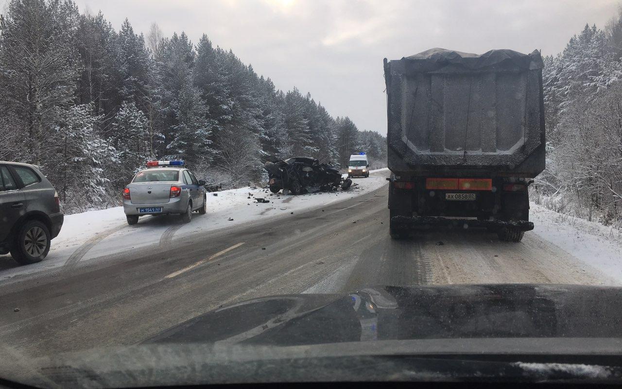 В аварии с Porsche Cayenne в Чепецком районе погиб человек
