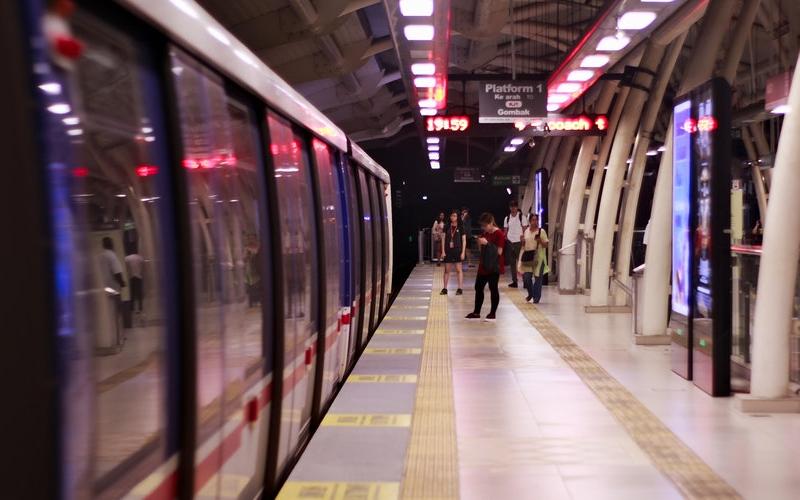 У жителя Кирова украли миллион в метро Петербурга