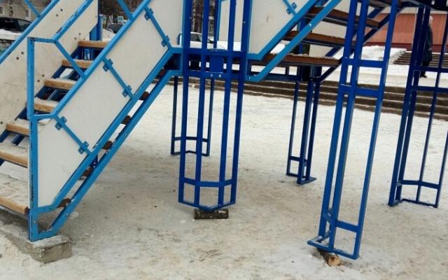 После информации в СМИ прокуратура проверит горку у администрации Чепецка