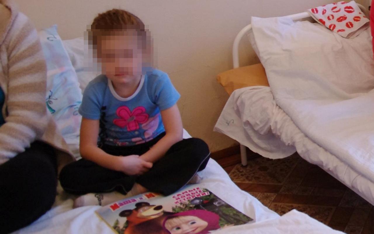 Сотрудники полиции забрали из чепецкой семьи избитую 4-летнюю девочку