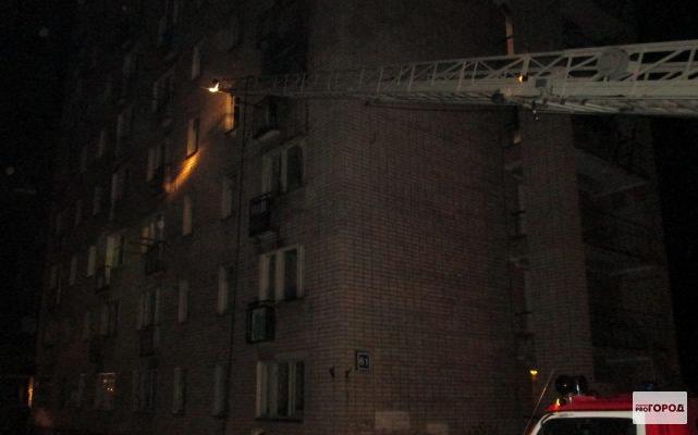 В Кирово-Чепецке загорелся подъезд жилого дома