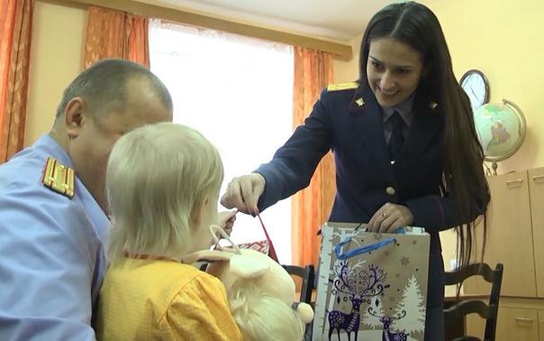 В Чепецке будут решать судьбу 4-летней девочки, которую избивала мать