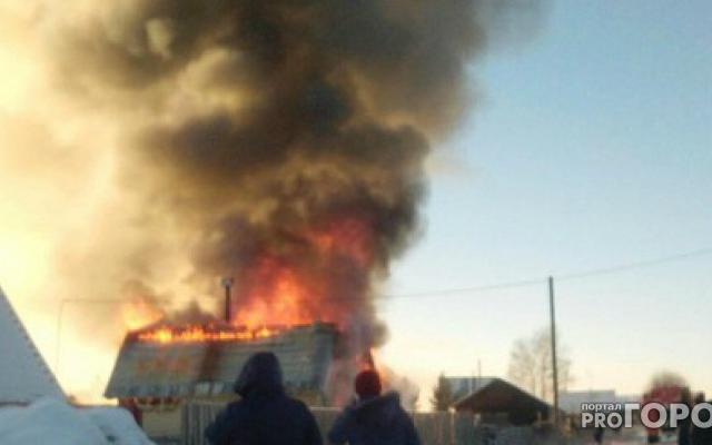 В Чепецком районе загорелся жилой дом
