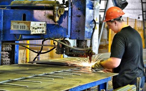 В 2019 году зарплаты могут вырасти у рабочих и программистов