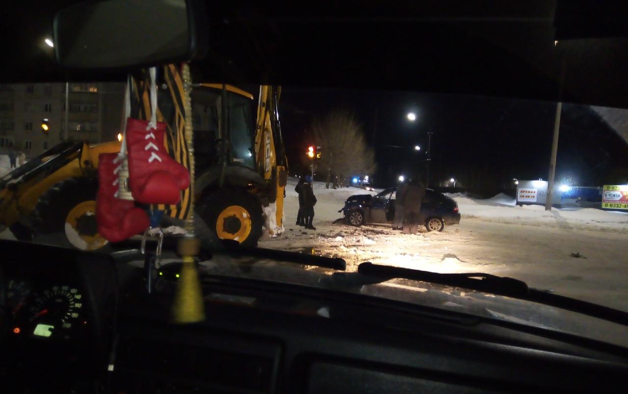 В Кирово-Чепецке произошло ДТП со снегоуборочной техникой