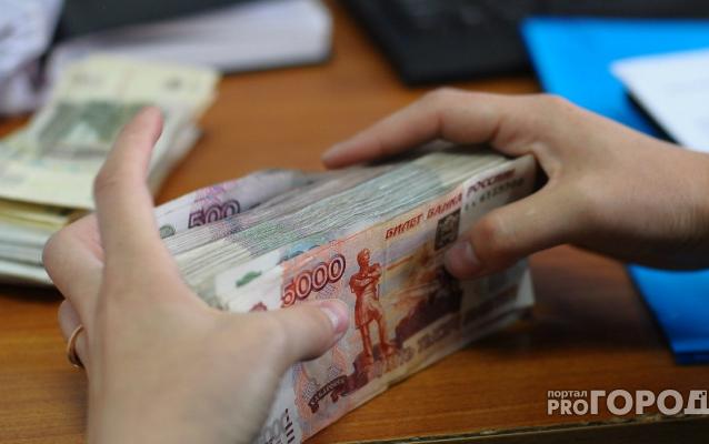 Более 400 тысяч рублей задолжал горе-работодатель своим работникам