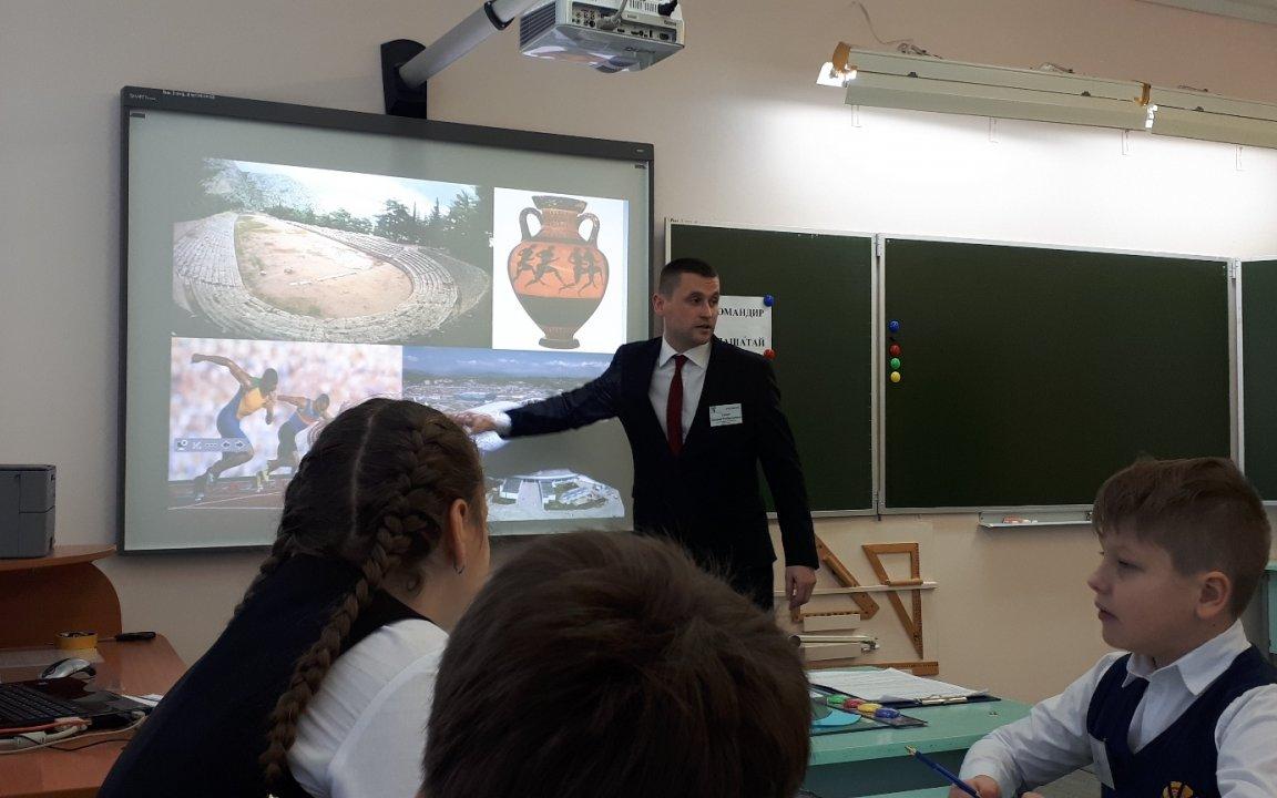 "На уроках истории дети занимаются сторителлингом": учитель года в Кирово-Чепецке рассказал о профессии