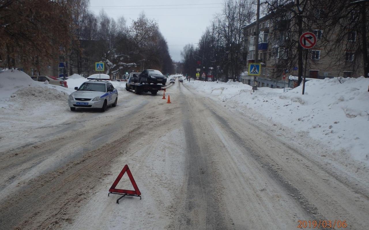 В Кирово-Чепецке автомобиль сбил мальчика, который перебегал дорогу по зебре