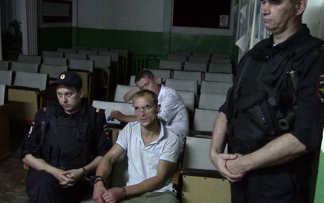 В Кирово-Чепецке два пьяных брата избили сотрудников полиции
