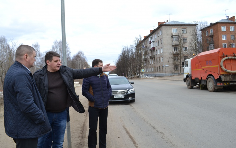 В Кирово-Чепецке начались работы по весенней уборке города