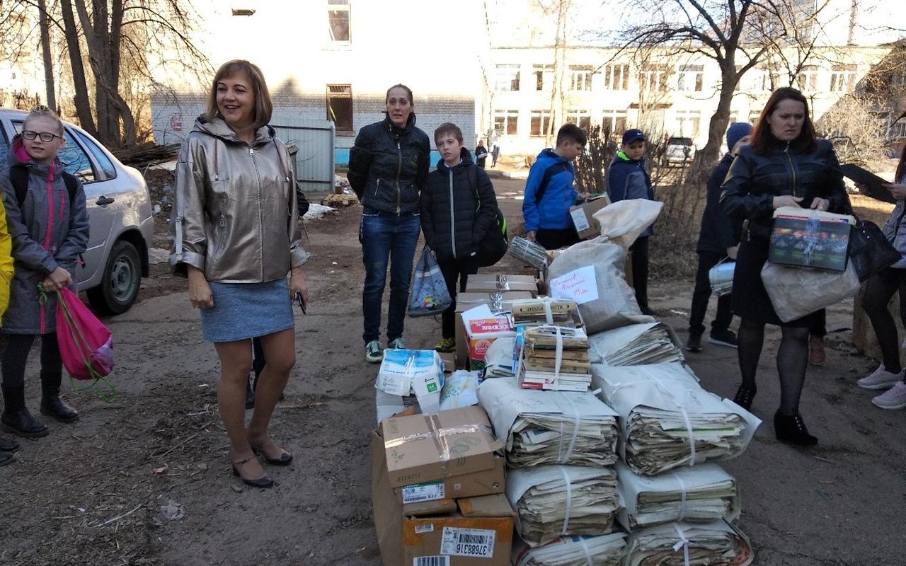 Гимназисты из Чепецка собрали макулатуру: на вырученные деньги обустроена комната отдыха