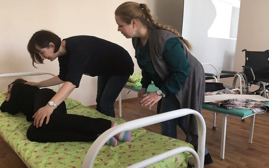 Чепчан  научат ухаживать за маломобильными жителями