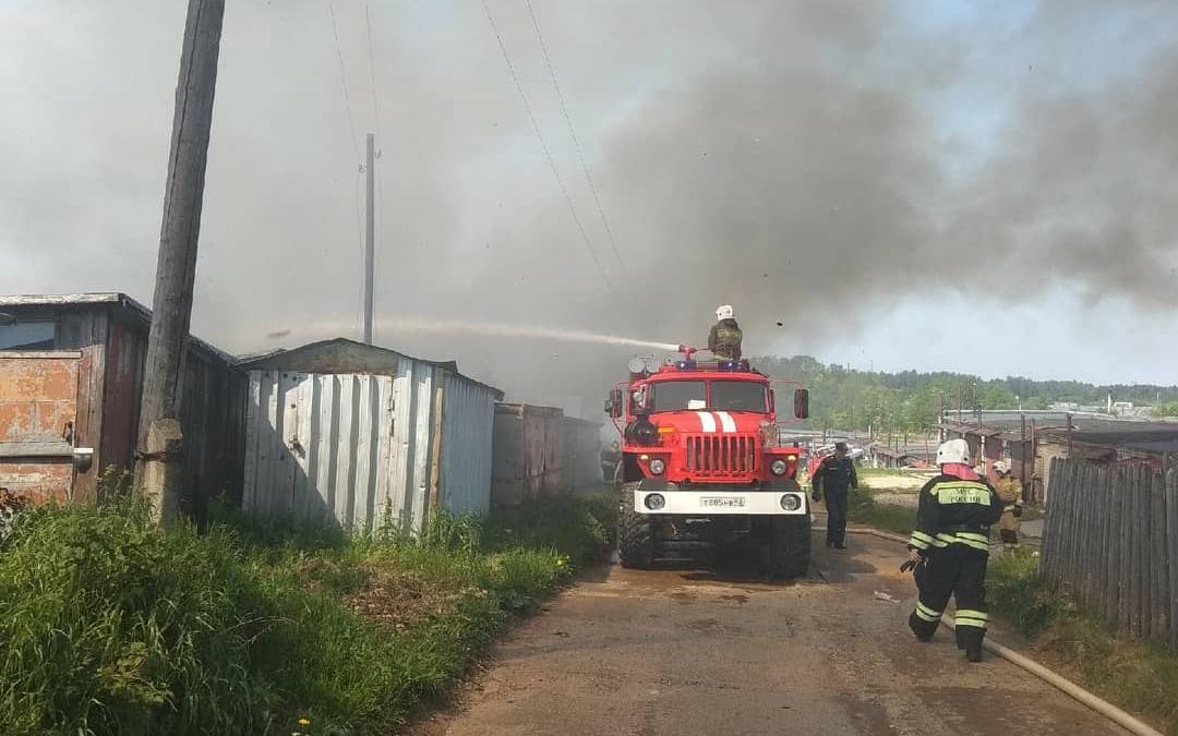 Сгорели дом, баня и сарай: стали известны подробности утреннего пожара в Кирово-Чепецке