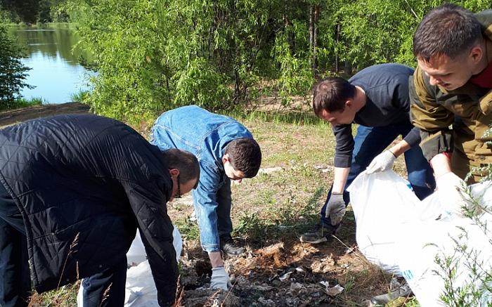 В Пасегово берега Симаковского карьера прибрали в рамках акции "Вода России"