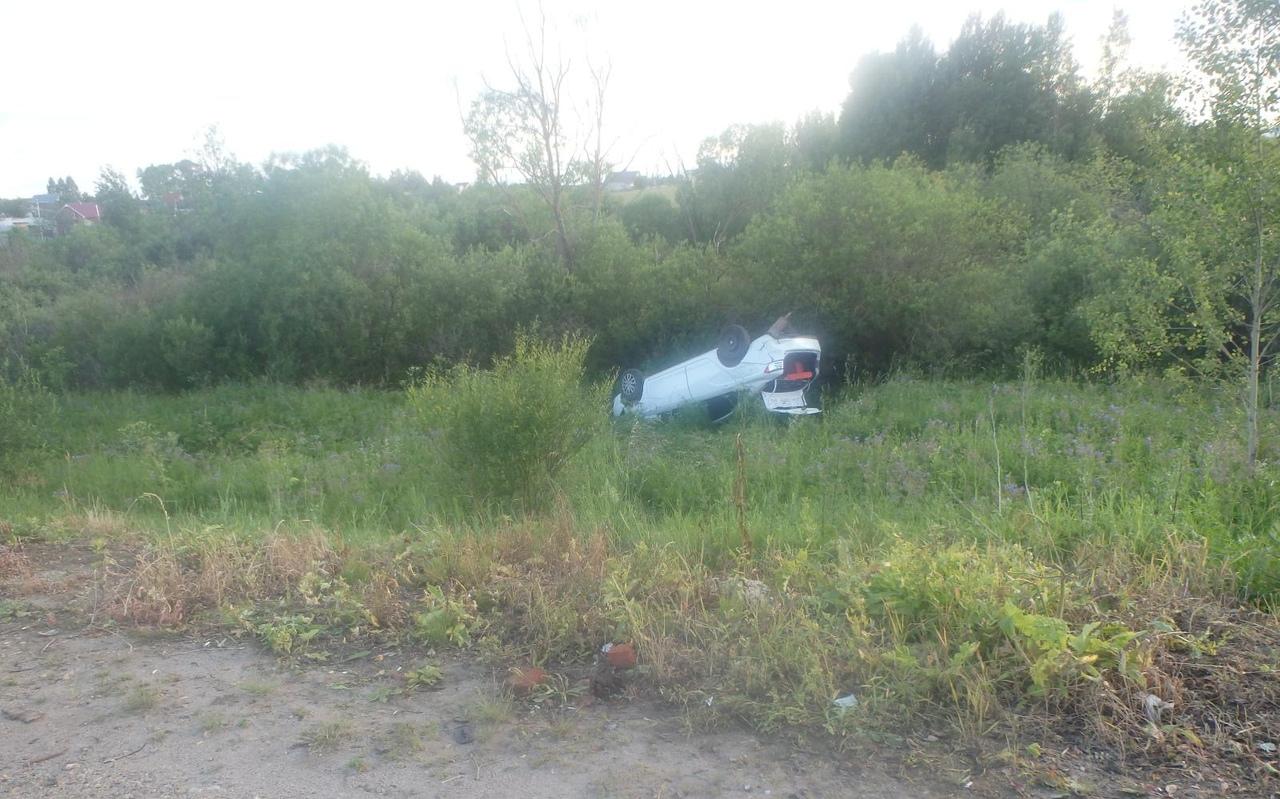 За сутки в Чепецком районе две машины съехали в кювет: есть пострадавшие