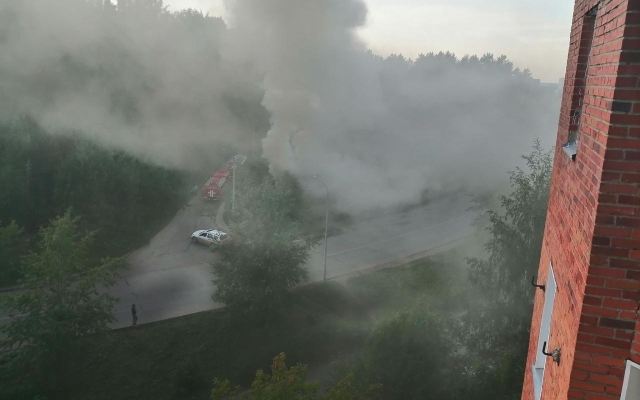 В Кирово-Чепецке рядом с кладбищем произошел пожар