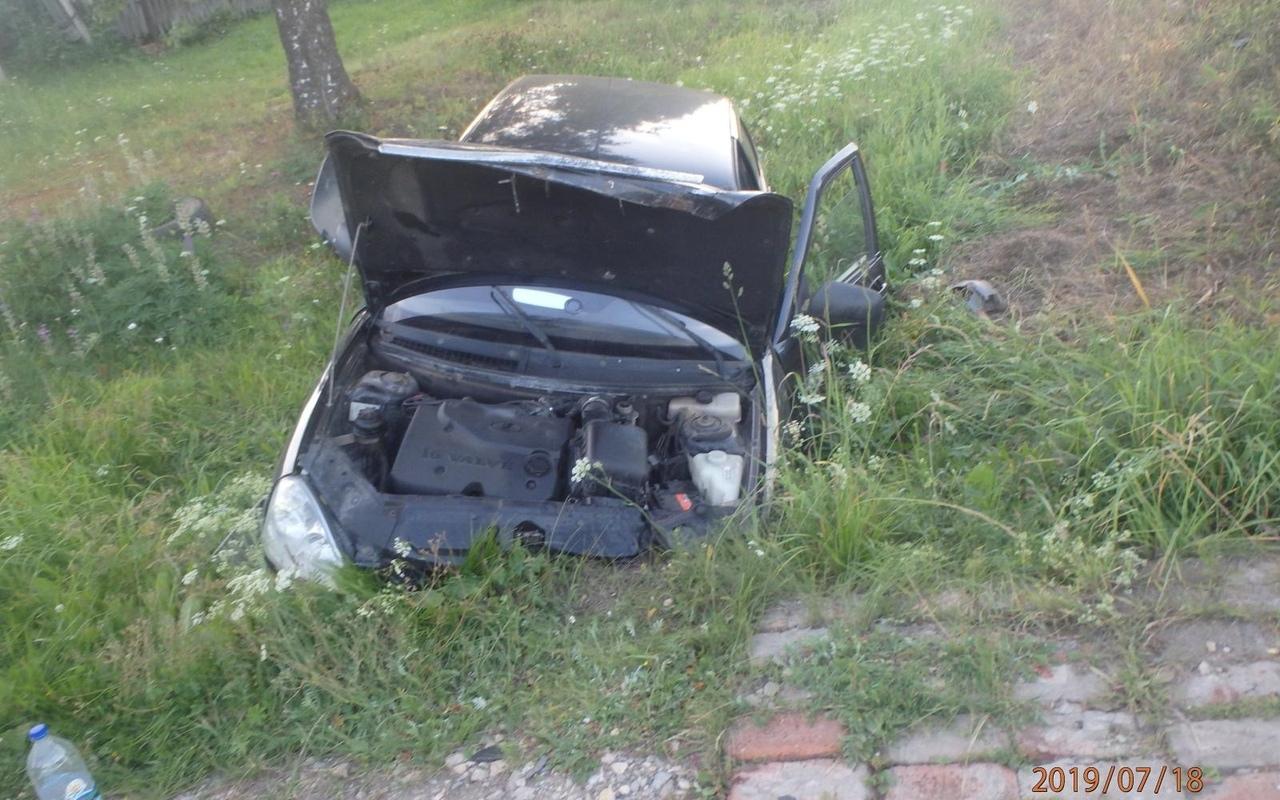 Ночью в Чепецком районе перевернулась «Приора»: есть пострадавшие