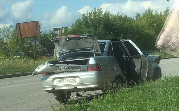 В Чепецке на «проклятом» перекрестке очередное ДТП: столкнулись Ford и ВАЗ