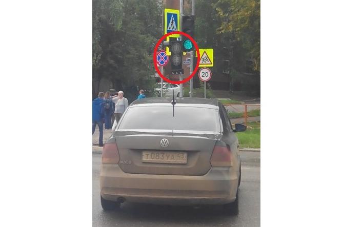 Чепчане жалуются на работу нового светофора у торгового центра