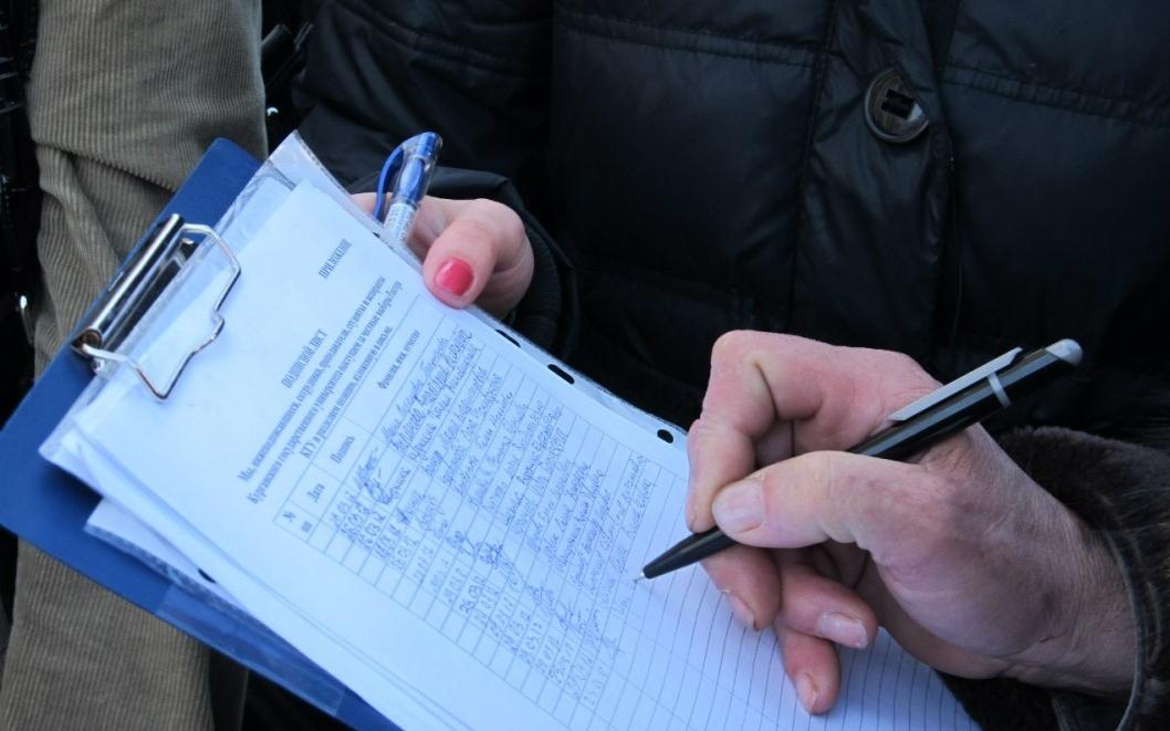 Петицию за отставку Быкова подписали более 1300 человек