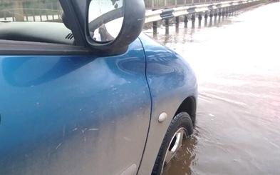 В Кирово-Чепецком районе затопило понтонный мост