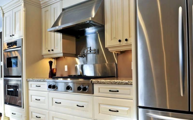 Как выбрать вытяжные зонты для кухни: полезные советы