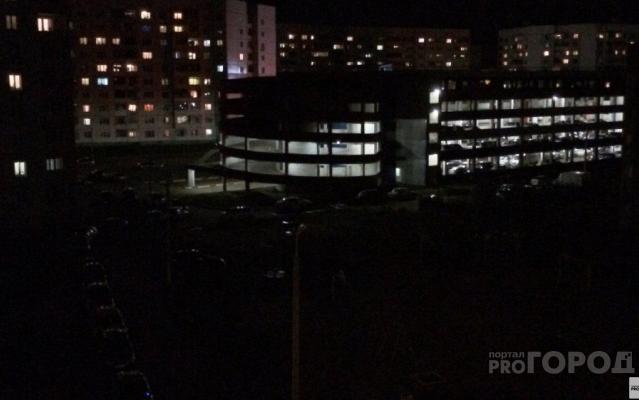 Кромешная темнота: жители Чепецка пожаловались на отсутствие уличного освещения