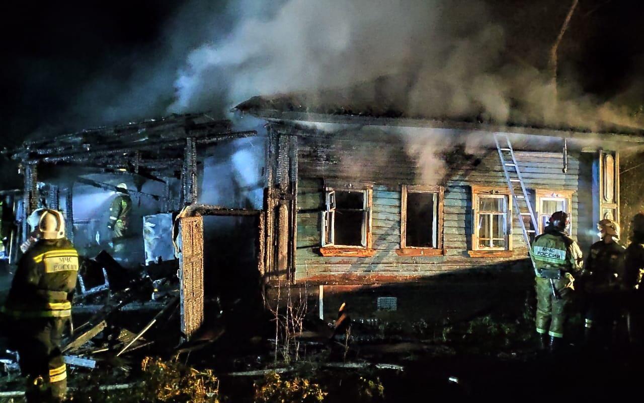 Ночной пожар в Кирово-Чепецке: спасатели не исключают версию поджога