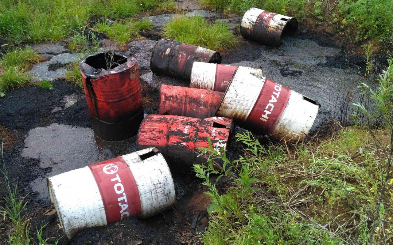 В Кирово-Чепецке разыскивают организаторов свалки отходов нефтепродуктов