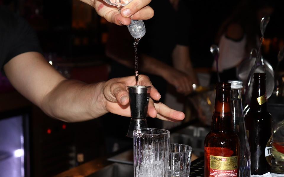 Стало известно, сколько литров алкоголя в год пьют жители Кировской области