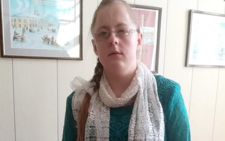 Кировчанка о слабовидящей 13-летней дочке: «Маша обожает петь и танцевать»