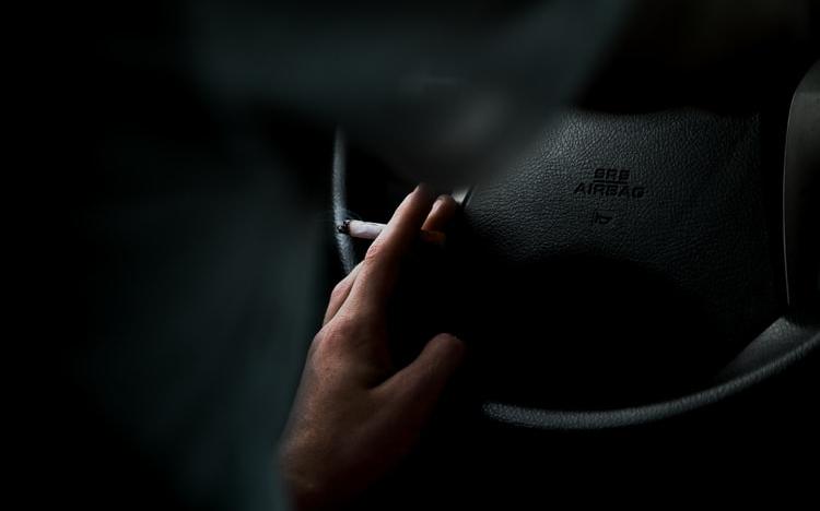 Известно, где запрещено курить и какой штраф будет назначен нарушителям