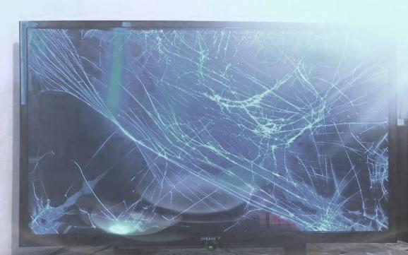 В Кирово-Чепецке мужчина разбил телевизор, чтобы не отдавать приставам